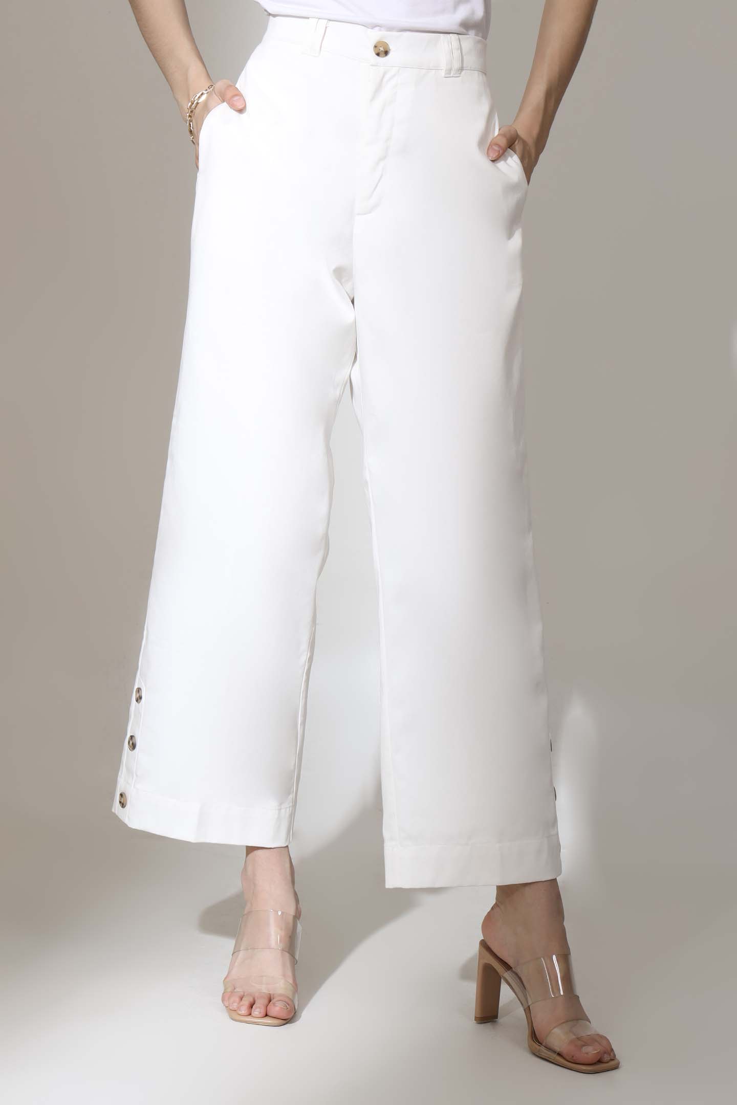Arely White Athletic Shorts