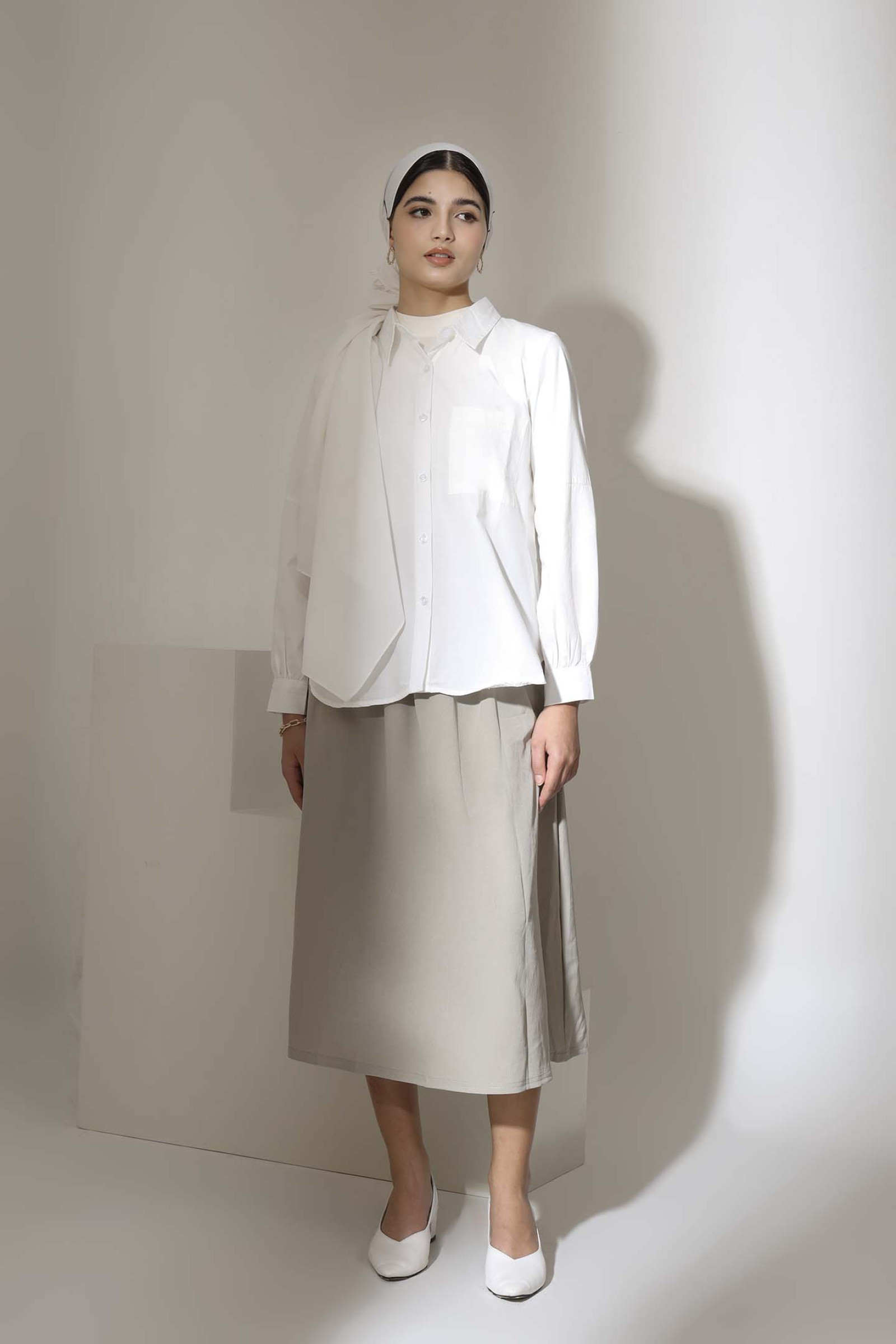 Sania Crop - White